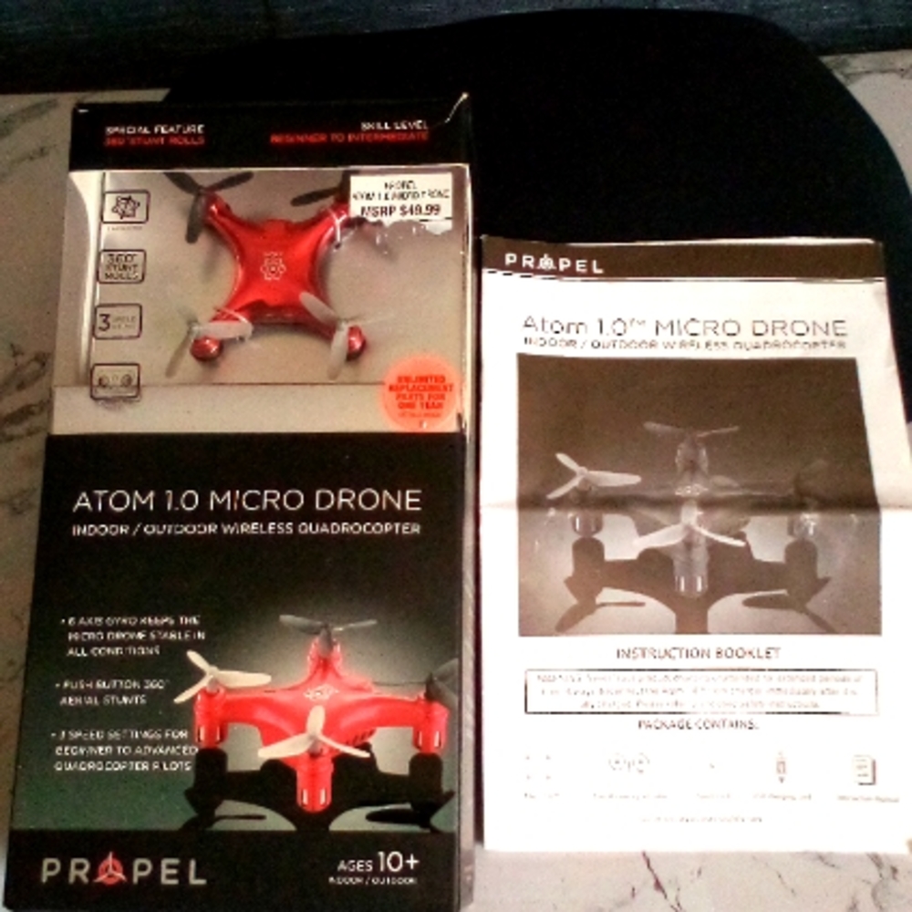 PROPEL ATOM 1.0 Micro Drone / Indoor/Outdoor Wireless Quadrocopter /Red